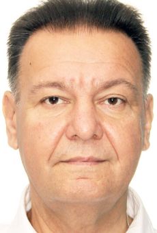 Юрий Мельников